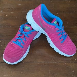 Nike Flex Experience Pink Running Shoes